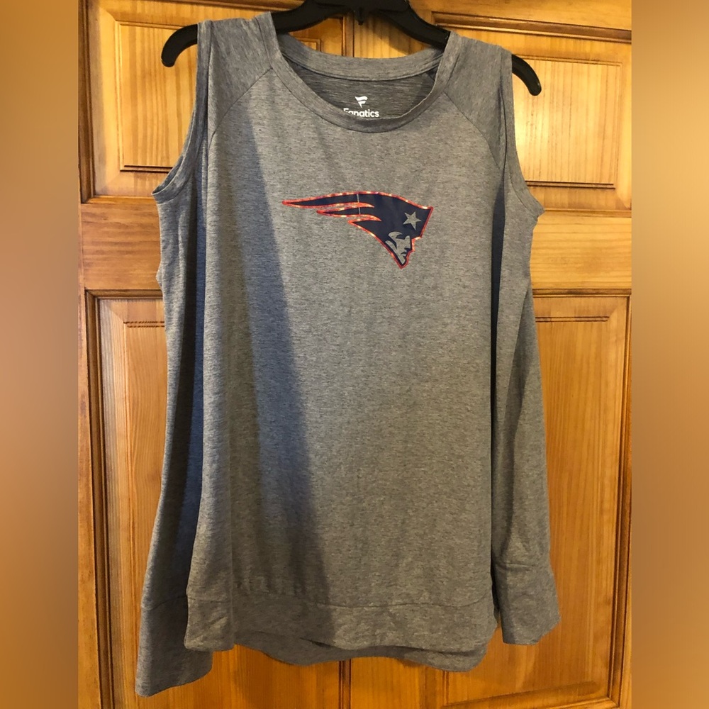 Cold shoulder Patriots tee